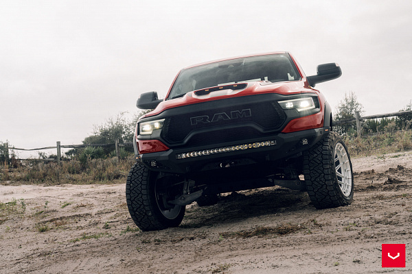 Фото дисков Vossen HFX-1 (6-Lug) Серебро на Ram 1500 V