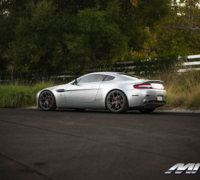 Фото дисков MRR FS06 на Aston Martin Vantage 3