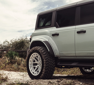 Фото дисков Vossen HFX-1 (6-Lug) на Ford Bronco