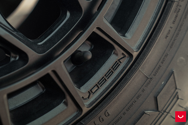 Фото дисков Vossen HFX-1 (6-Lug) Черный сатин на  Toyota Tacoma IV