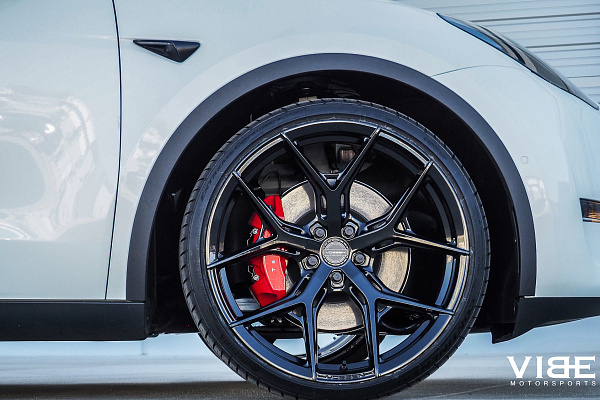 Фото дисков Vossen HF-5 Черный глянец на Tesla Model Y