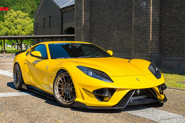Фото дисков Anrky AN39 Глянцевая шампань на Ferrari 812