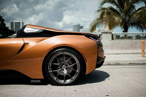 Фото дисков Strasse Wheels SM5R Deep Concave Monoblock Сатиновый темный лак на BMW i8