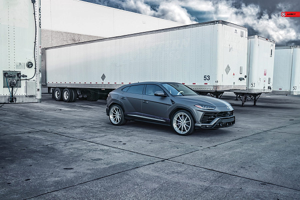 Фото дисков Anrky AN38 Сатиновый лак на Lamborghini Urus