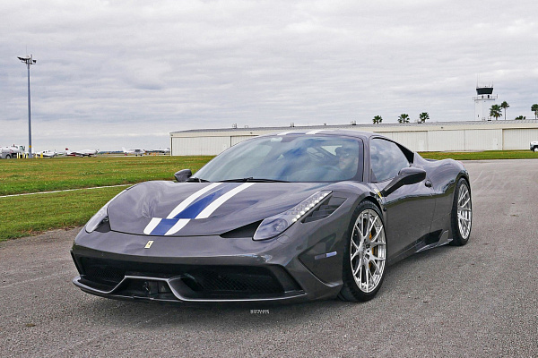 Фото дисков Strasse Wheels SM7R Deep Concave Duoblock Глянцевый лак на Ferrari 458
