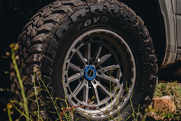 Фото дисков Brixton Forged BX03-M Сатиновый графит на Ram 1500 V