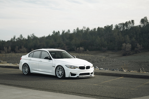 Фото дисков Rotiform LTN-J Серебро на BMW 3/M3 (E90)