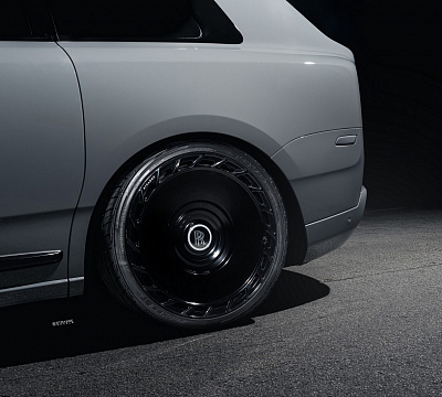 Фото дисков Strasse Wheels SV101 Deep Concave Duoblock RR на Rolls-Royce Cullinan
