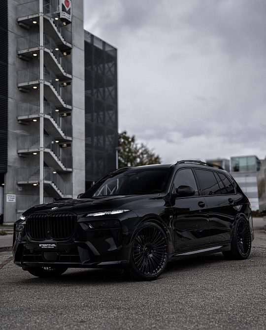 Фото дисков ST3 Черный глянец на BMW X7 (G07)