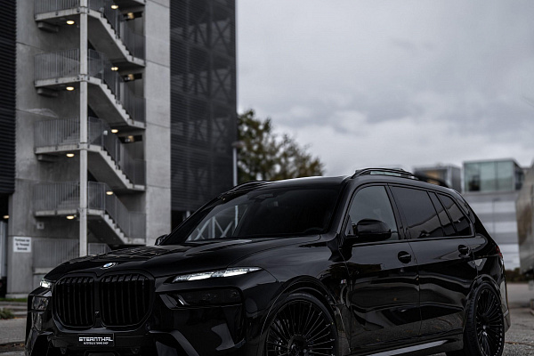 Фото дисков ST Wheels ST3 Черный глянец на BMW X7 (G07)