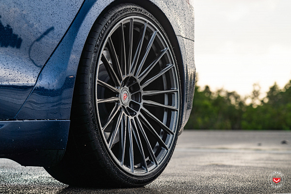 Фото дисков Vossen S17-04 Глянцевый графит на Tesla Model S
