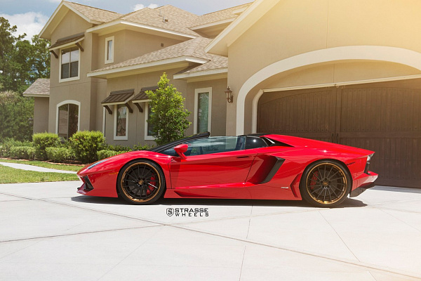 Фото дисков Strasse Wheels SV15T Deep Concave FS Другой цвет на Lamborghini Aventador