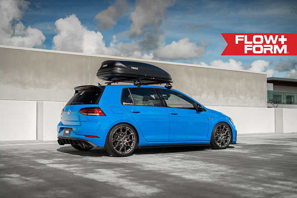 Фото дисков HRE FF10 Глянцевый темный лак на Volkswagen Golf VIII