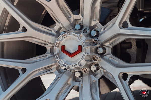 Фото дисков Vossen VFX-03 Черный глянец на Ram 1500 V