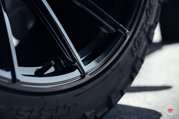 Фото дисков Vossen VFX-01 Черный глянец на Ram 1500 V