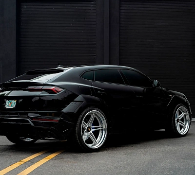 Фото дисков 1886 Wheels XR003 на Lamborghini Urus