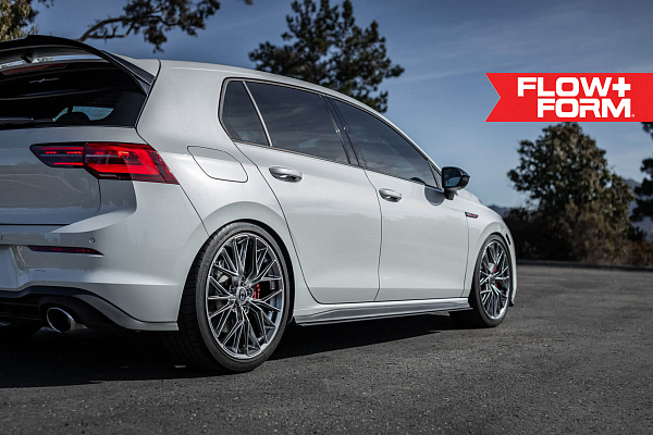 Фото дисков HRE FF28 Глянцевый тонированный лак на Volkswagen Golf VIII