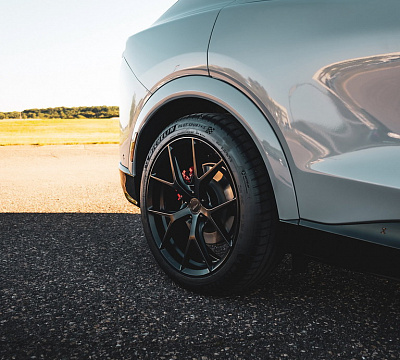 Фото дисков MRR FS06 на Ford Mustang Mach-E