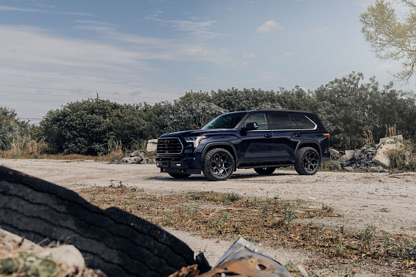Toyota Sequoia III