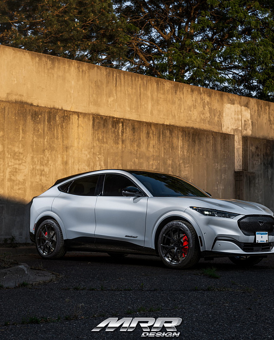 Фото дисков FS06 Черный глянец на Ford Mustang Mach-E