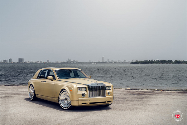 Фото дисков Vossen S21-12 Глянцевый лак на Rolls-Royce Phantom