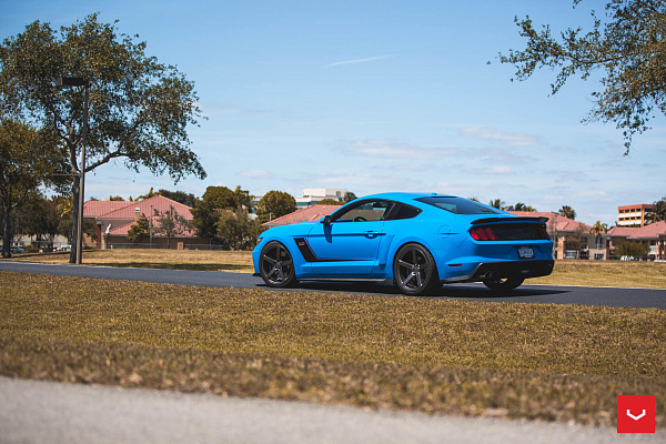 Фото дисков Vossen CV3 Глянцевый графит на Ford Mustang VI