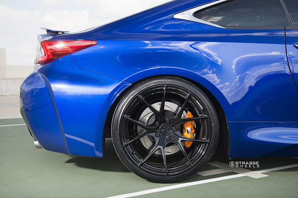 Фото дисков Strasse Wheels SM5R Deep Concave Monoblock Черный глянец на Lexus RC