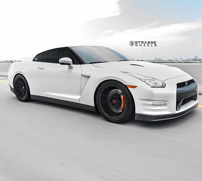 Фото дисков Strasse Wheels R10 Deep Concave Monoblock на Nissan GT-R