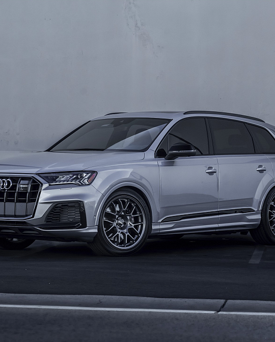Фото дисков ZWS Глянцевый графит на Audi Q7 (4M)