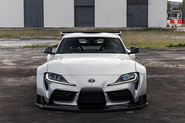 Фото дисков Strasse Wheels S6 Competition Черный сатин на Toyota Supra A90