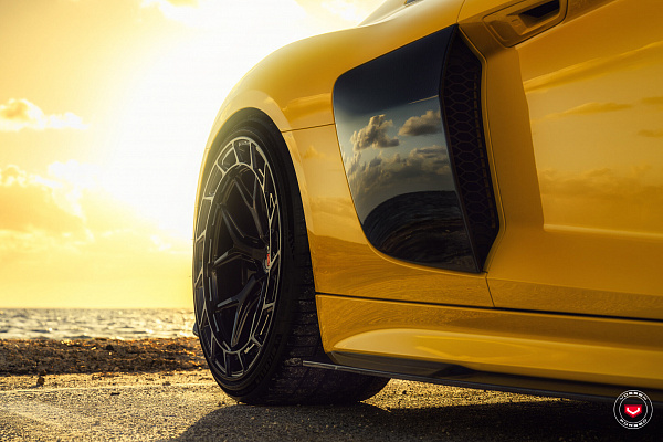 Фото дисков Vossen LC3-01T Черный глянец на Audi R8 (4S)