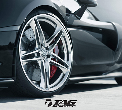 Фото дисков HRE P207 на McLaren 570S