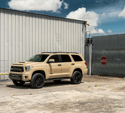 Фото дисков Vossen HF-7 на Toyota Sequoia II