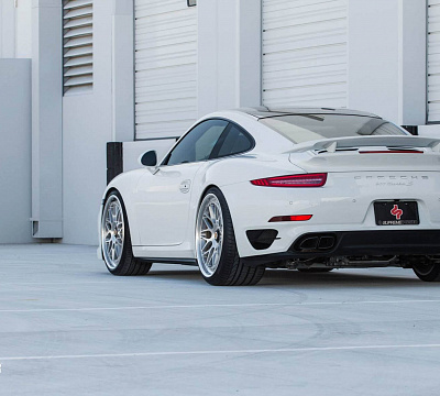 Фото дисков HRE 300 на Porsche 911 VII