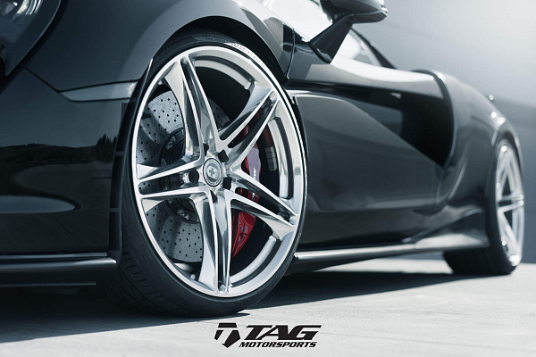 Фото дисков HRE P207 Полированный лак на McLaren 570S