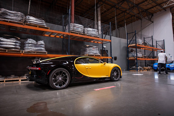 Фото дисков HRE P204 Глянцевый темный лак на Bugatti Chiron