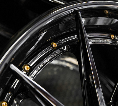 ADV.1 ADV10 Track Spec Advanced Series