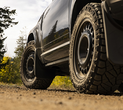 Фото дисков Rotiform STL на Land Rover Defender II