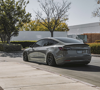 Фото дисков Rotiform ZMO-M на Tesla Model 3