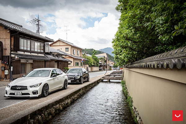 Фото дисков Vossen HF-2 Серебро на Infiniti Q50