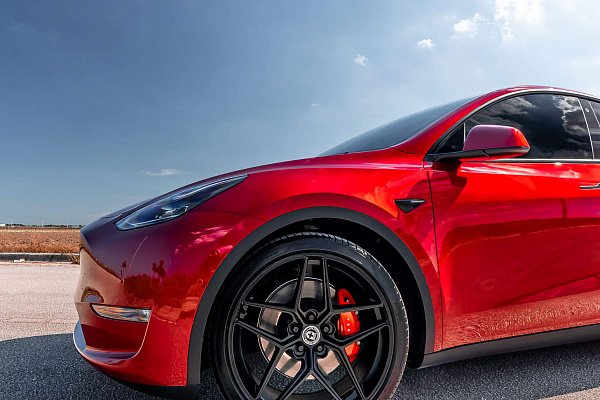 Фото дисков HRE FF11 Черный сатин на Tesla Model Y