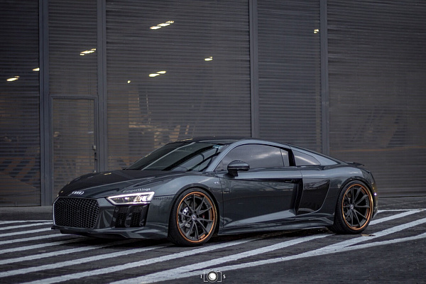 Фото дисков HRE S204 Сатиновый графит на Audi R8 (4S)