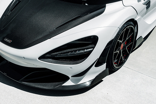 Фото дисков Strasse Wheels SM5R Deep Concave FS Черный глянец на McLaren 720S