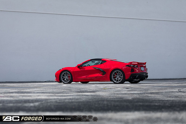 Фото дисков BC Forged RZ21 Глянцевый тонированный лак на Chevrolet Corvette C8