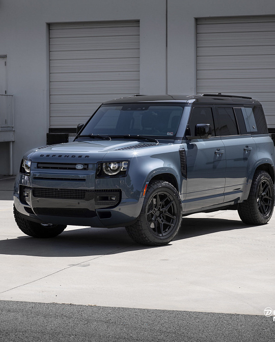 Фото дисков EVO-4 Черный глянец на Land Rover Defender II