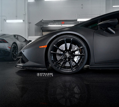 Фото дисков Strasse Wheels SV1 Deep Concave Monoblock на Lamborghini Huracan