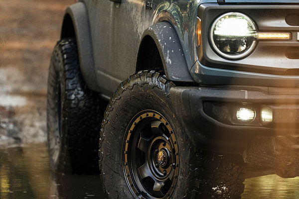 Фото дисков Black Rhino TROOPER Черный сатин на Ford Bronco