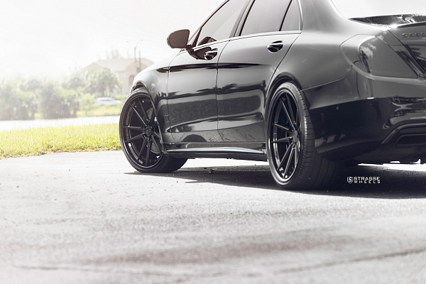 Фото дисков Strasse Wheels SV1 Deep Concave FS Черный сатин на Mercedes-Benz S-Class (W222, C217)