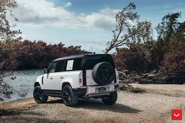 Фото дисков Vossen HF-7 Черный глянец на Land Rover Defender II