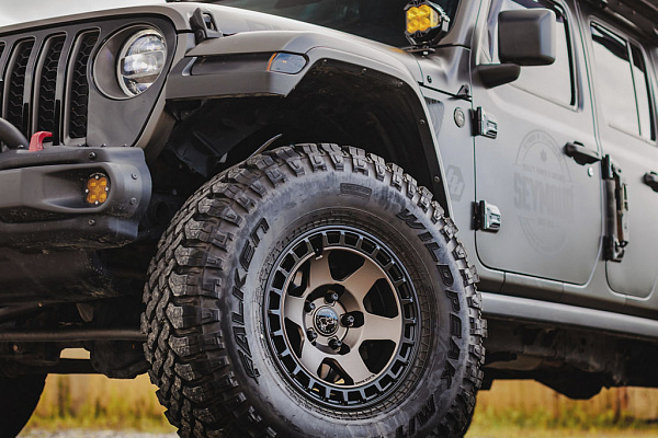 Фото дисков Black Rhino BAHARI Сатиновая бронза на Jeep Gladiator II (JT)
